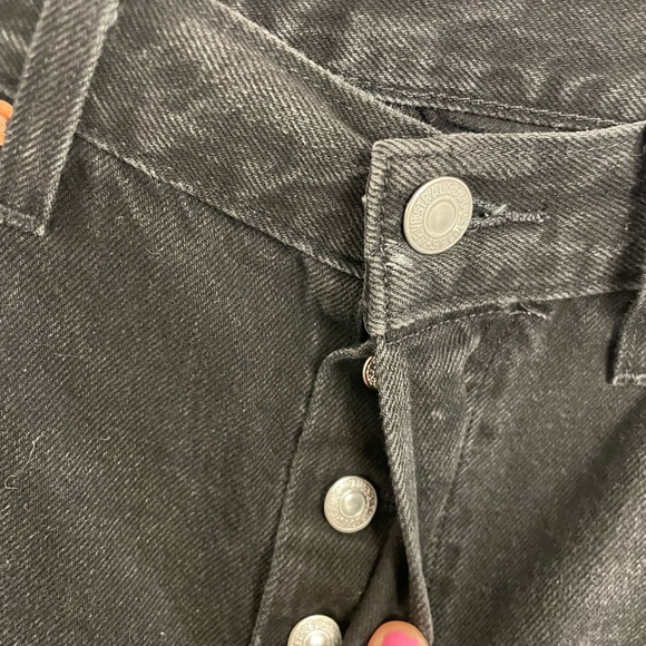 Levi's Black Denim Jean Shorts - Picture 3 of 7